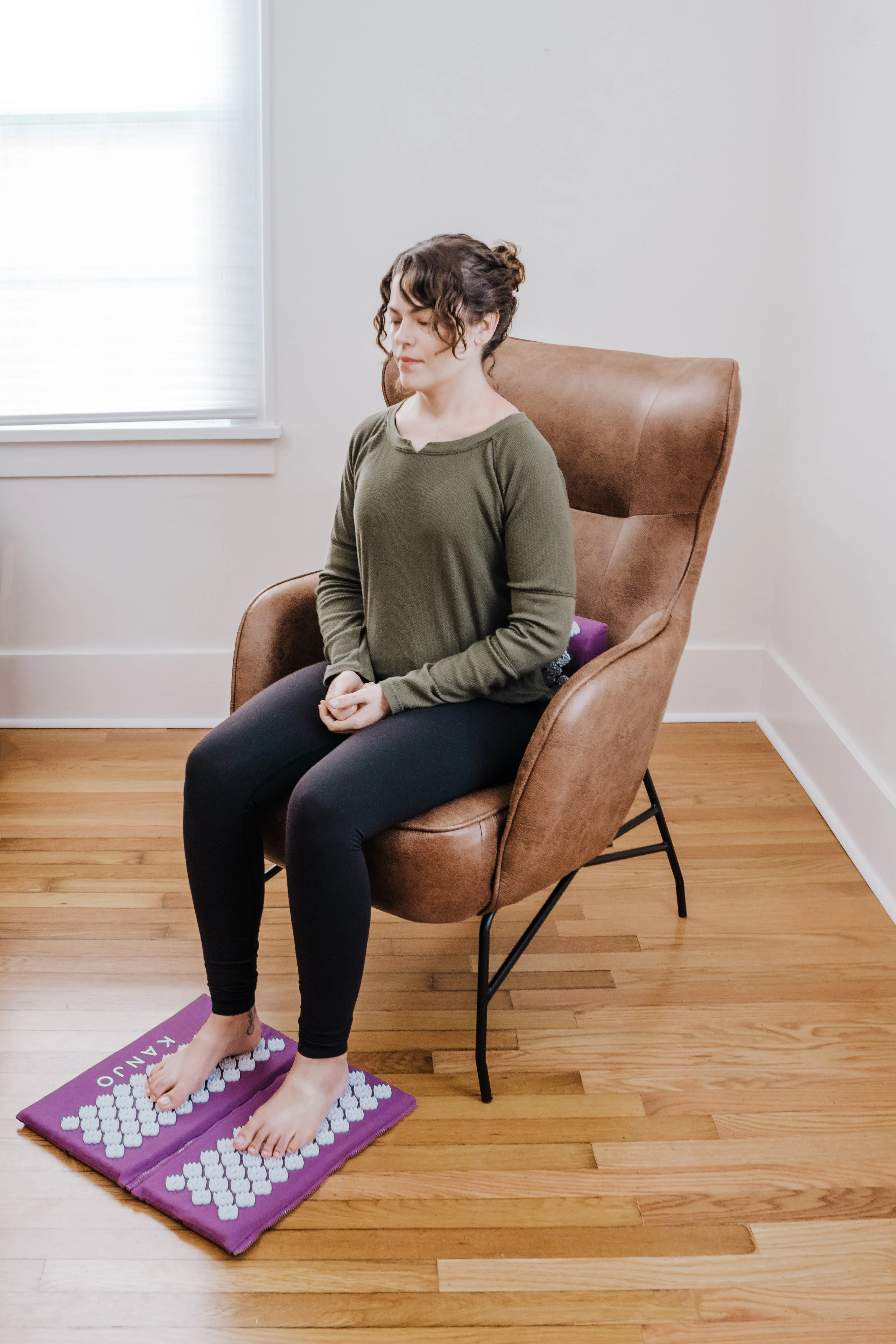 Kanjo Acupressure Zip-Apart Mat - Amethyst - Image 4